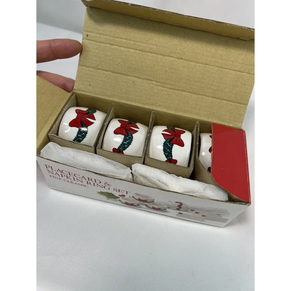Ceramic NAPKIN RINGS & PLACE CARDS •4• RED BOWS ON WHITE NIB CHRISTMAS‎ JAPAN
